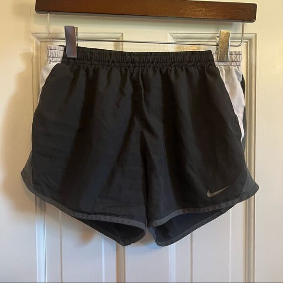 Black Nike shorts   - Picture 1 of 8